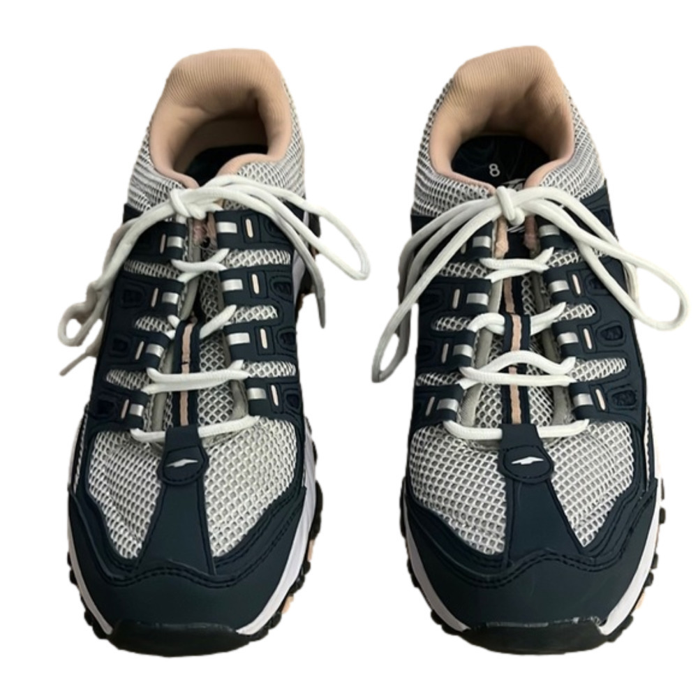 𝅺Avia sneakers, size 8